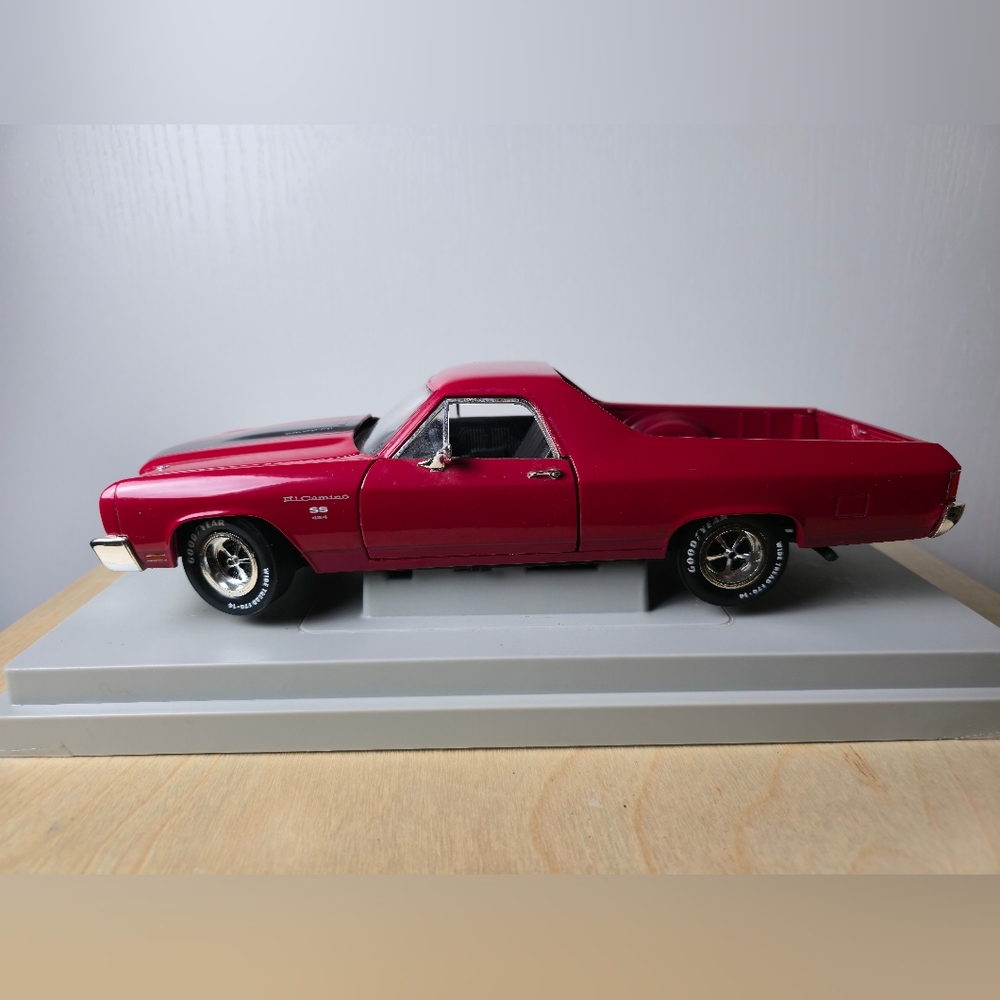 American Muscle '70 El Camino SS454 Model Car - Picture 2 of 16